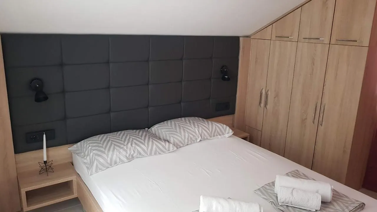 Elizabeta Deluxe Rooms Биоград-на-Мору 0*,