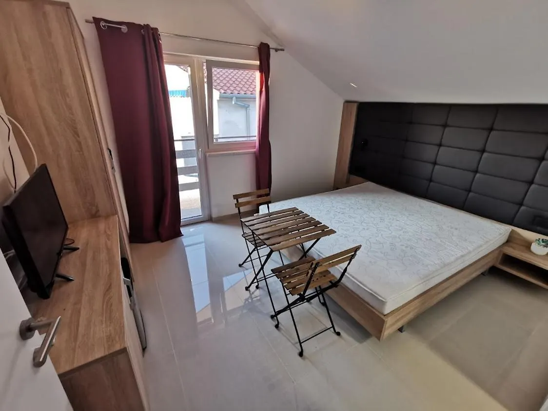Elizabeta Deluxe Rooms Биоград-на-Мору 0*,